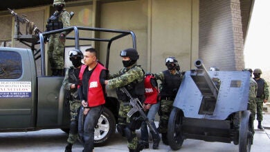 Continúa la ola de violencia desatada por los narcotraficantes en México
