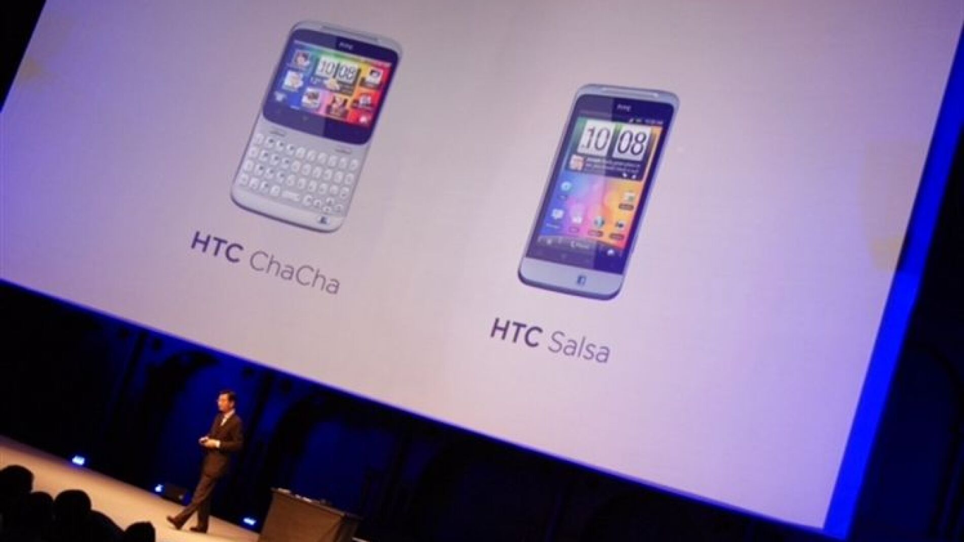 La taiwanesa ha colaborado estrechamente con la compa&ntilde;&iacute;a de Mark Zuckerber para reinventar la experiencia social con dos terminales: Chacha y Salsa