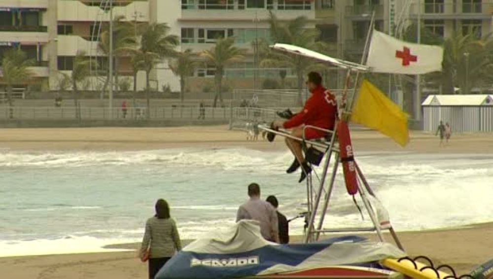 Se esperan olas de hasta 6 metros en la costa norte  