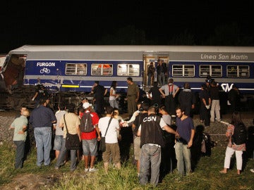 Al menos cuatro muertos en un choque de trenes en Buenos Aires