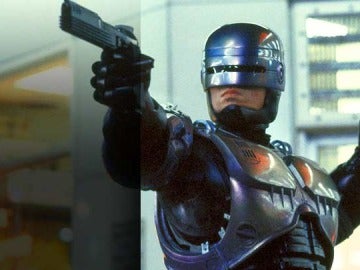 RoboCop en una de sus películas RoboCop en una de sus películas