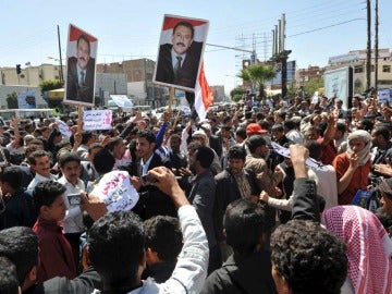 Manifestantes opositores en Yemen