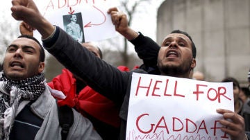 Manifestaciones en Inglaterra contra Gadafi