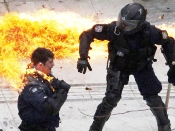 Enfrentamientos entre la policía y los manifestantes en Grecia