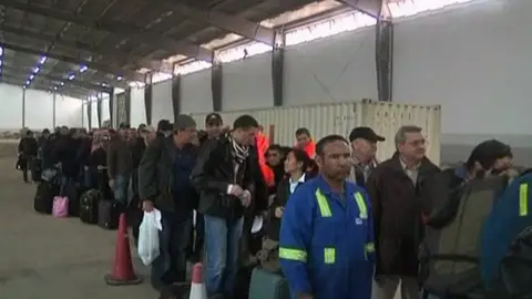 Británicos abandonan Libia Británicos abandonan Libia