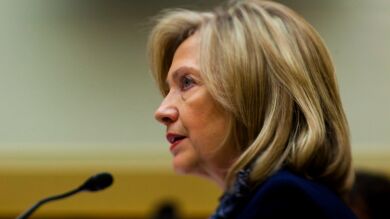 Hillary Clinton advierte del peligro de una guerra civil prolongada en Libia