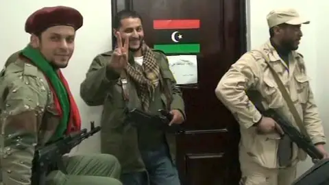 Comités en las ciudades liberadas en Libia Comités en las ciudades liberadas en Libia