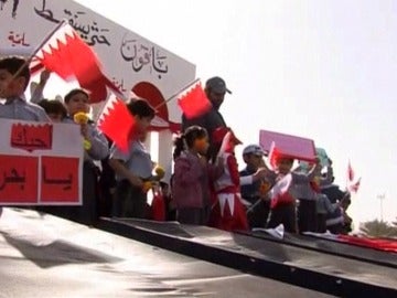Manifestación de niños en Bahrein Manifestación de niños en Bahrein