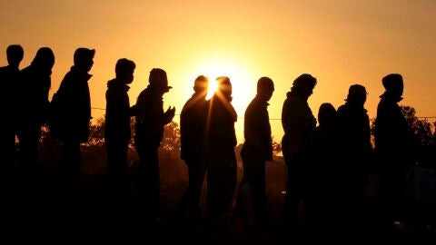 Los refugiados llegan a T&uacute;nez (05-03-2011)