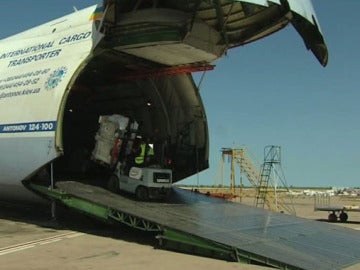 La ayuda humanitaria llega al aeropuerto de Yerba