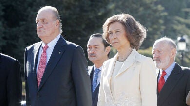 Casa Real resta importancia a una sombra que presenta Don Juan Carlos bajo el ojo