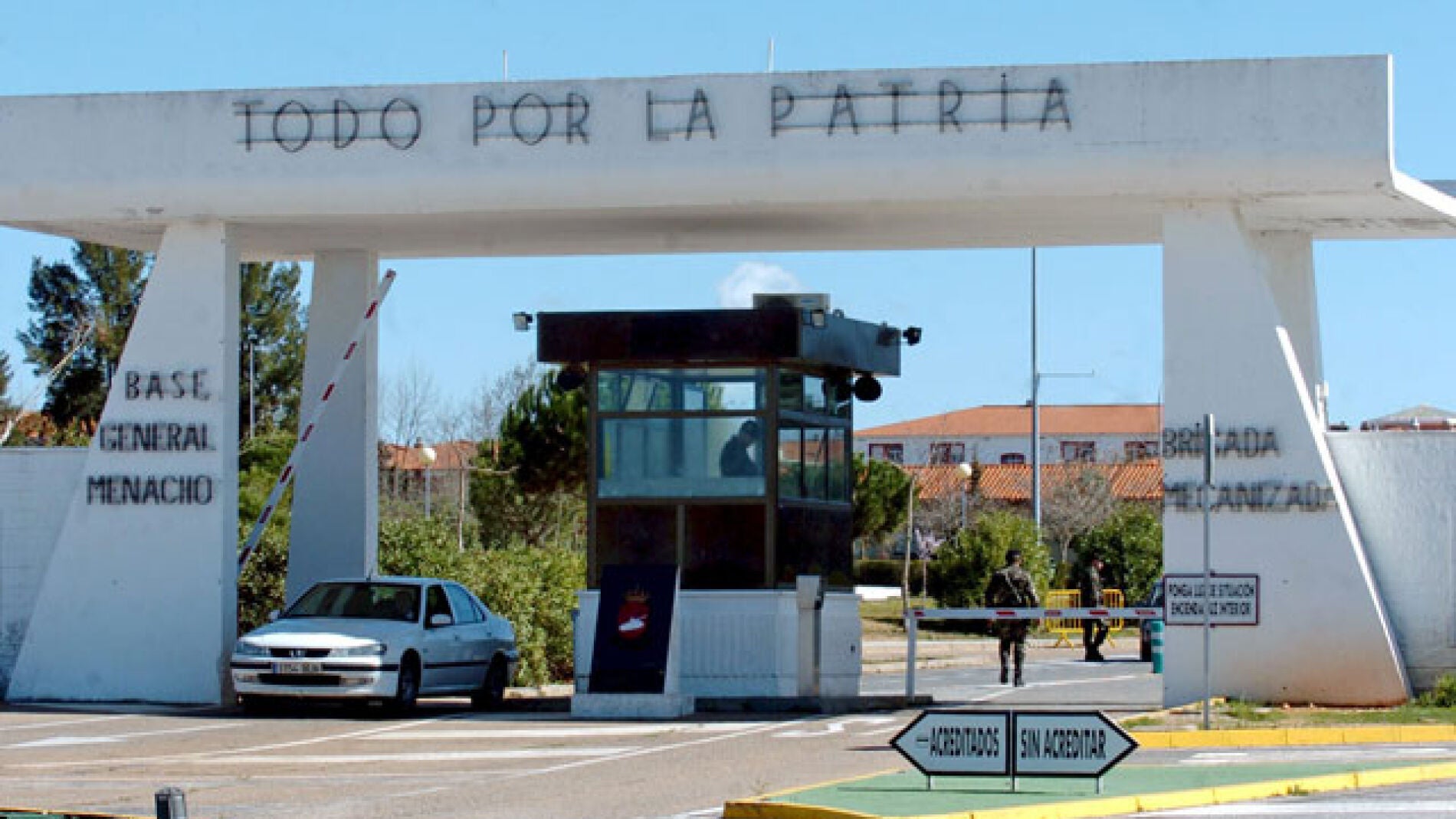 Puesto de control de la Base General Menacho de Badajoz