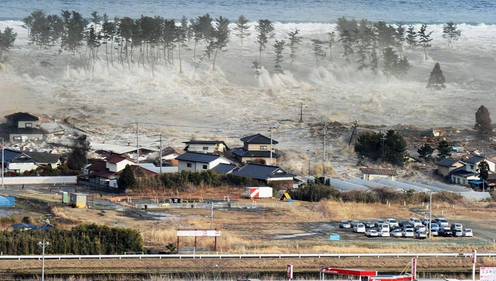 Las olas sumergieron un barrio de Tokio