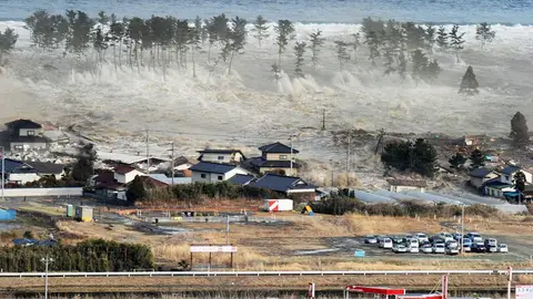 Las olas sumergieron un barrio de Tokio Las olas sumergieron un barrio de Tokio