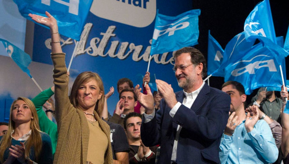 Rajoy, con la candidata a Asturias, Isabel Pérez Espinosa
