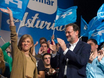 Rajoy, con la candidata a Asturias, Isabel Pérez Espinosa
