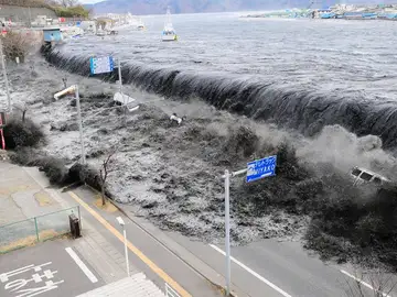Japón sufre el desastre natural más impactante de su historia (14-03-2011) Japón sufre el desastre natural más impactante de su historia (14-03-2011)