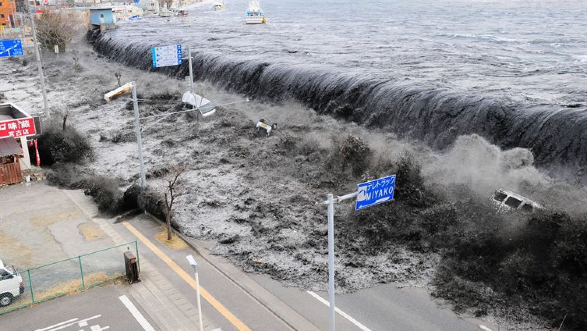 Jap&oacute;n sufre el desastre natural m&aacute;s impactante de su historia (14-03-2011)