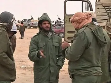 Los rebeldes luchan por Ajdabiya Los rebeldes luchan por Ajdabiya