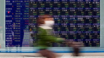 El Nikkei revive tras una nueva inyección