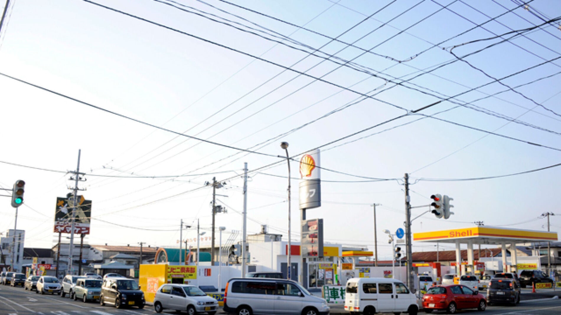 Cables el&eacute;ctricos en las calles de Jap&oacute;n