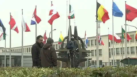 Alemania y Turquía frenan la decisión de la OTAN Alemania y Turquía frenan la decisión de la OTAN