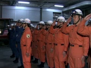 Bomberos se preparan para ir a Fukushima