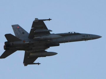 Un avión de combate despega desde Torrejón de Ardoz