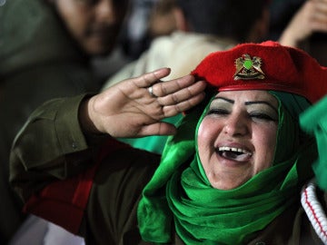 Una seguidora de Gadafi