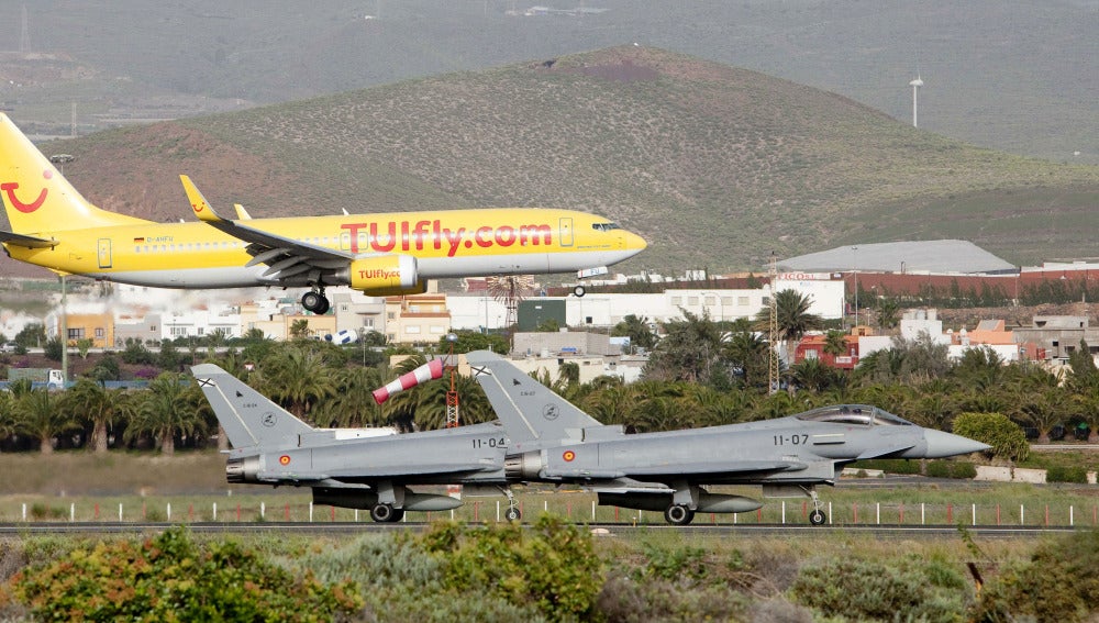 Aviones de combate Eurofighter, F-18 y Mirage F-1