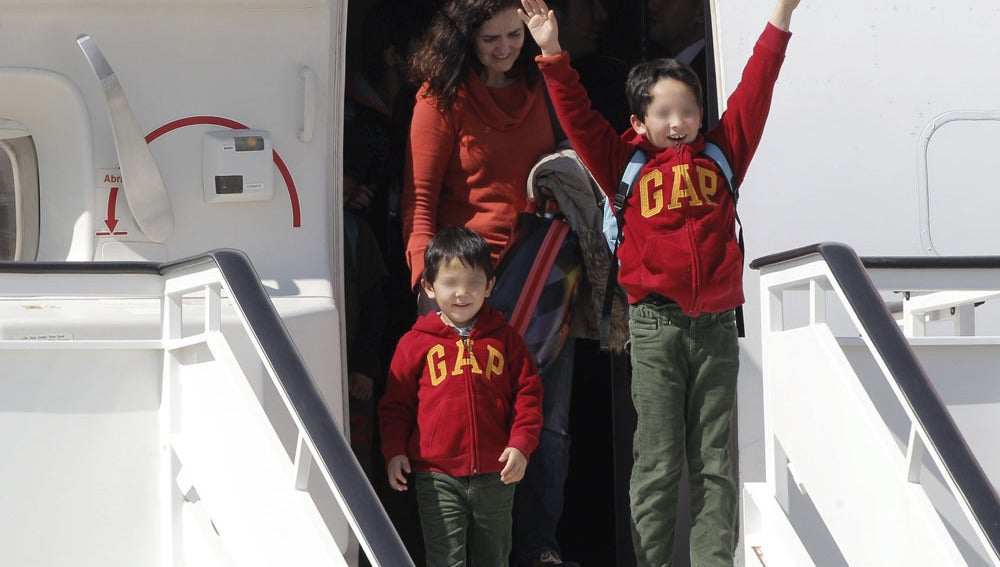 Varios de los pasajeros que viajaban a bordo del avión fletado por el Gobierno 