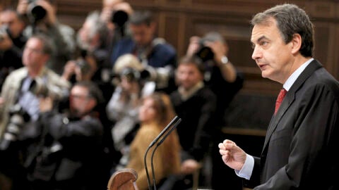 Zapatero defiende la intervenci&oacute;n en Libia