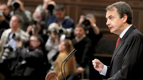 Zapatero defiende la intervención en Libia Zapatero defiende la intervención en Libia