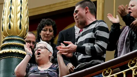 Gritos de "No a la Guerra" en el Congreso Gritos de "No a la Guerra" en el Congreso