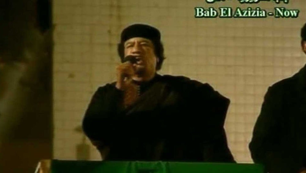 Muamar Gadafi, en televisión