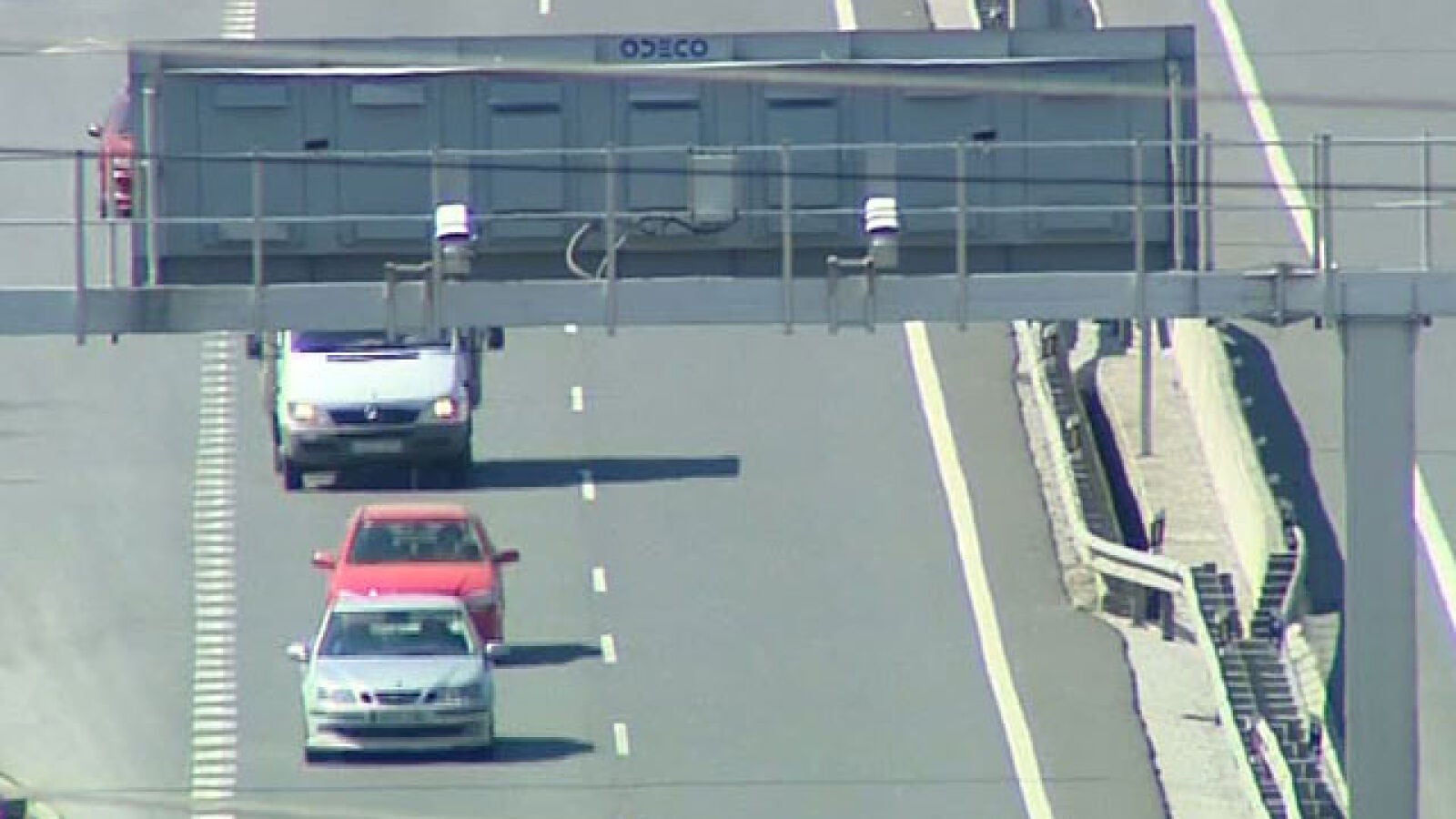 Cazado a 109 km/h en ciudad, con el carné retirado y sin seguro