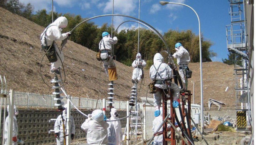 Trabajadores en Fukushima