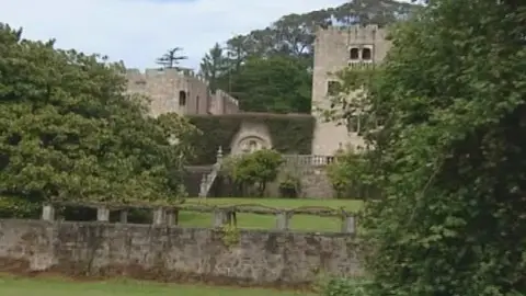 El nieto de Franco sobre la entrega del pazo de Meirás Pazo de Meirás