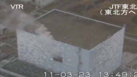 M&Aacute;GENES DE LOS DA&Ntilde;OS EN EL TECHO DE LA UNIDAD 1 DE LA CENTRAL NUCLEAR DE FUKUSHIMA 