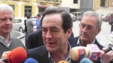 José Bono ante los periodistas José Bono ante los periodistas