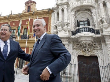 Javier Arenas y el candidato del PP a la Alcaldía de Sevilla, Juan Ignacio Zoido. 