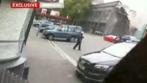 Momento en que un edificio se derrumba a causa de un terremoto en Nueva Zelanda
