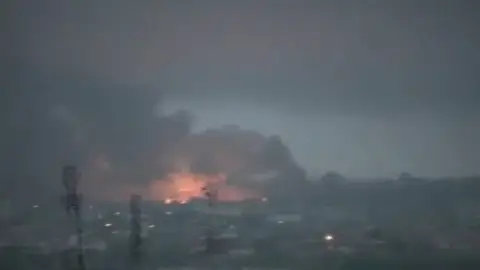 Bombardeos en Costa de Marfil (5-4-2011) Bombardeos en Costa de Marfil (5-4-2011)