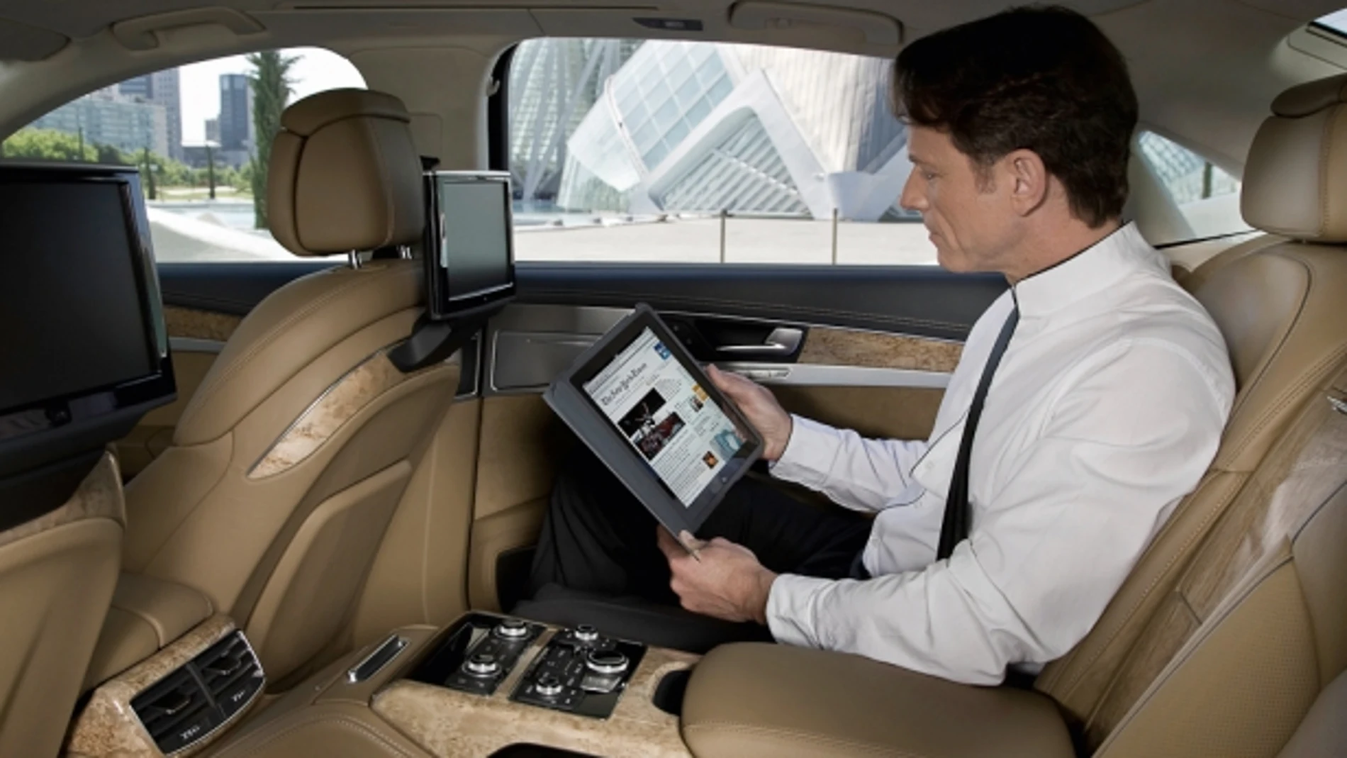 Acuerdo para crear coches Toyota con Internet de Microsoft Acuerdo para crear coches Toyota con Internet de Microsoft