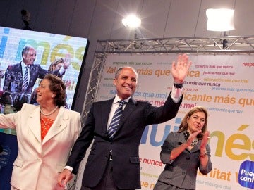 Camps incluye en sus listas a ocho implicados en casos de corrupción Camps incluye en sus listas a ocho implicados en casos de corrupción