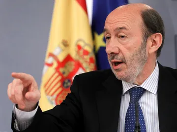 Rubalcaba, tras el Consejo de Ministros Rubalcaba, tras el Consejo de Ministros