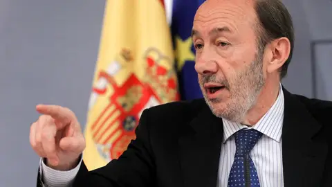 Rubalcaba, tras el Consejo de Ministros Rubalcaba, tras el Consejo de Ministros