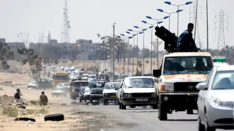 Enfrentamientos en Libia Enfrentamientos en Libia