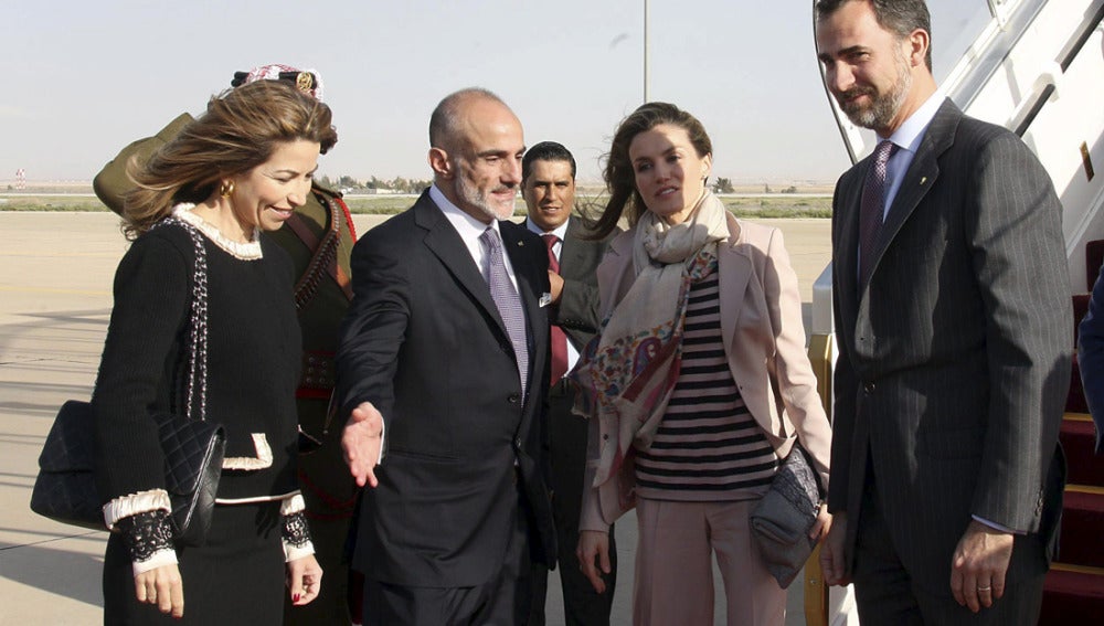 Los príncipes de Asturias a su llegada a Jordania