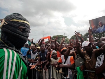 Marfileños celebran el fin de los combates
